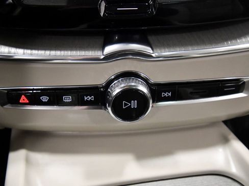 Used 2024 Volvo XC60 B5 Plus w/ Protection Package Premier AWD/4WD image 25