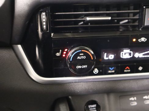 Used 2025 Nissan Rogue SL w/ SL Premium Package AWD/4WD image 8