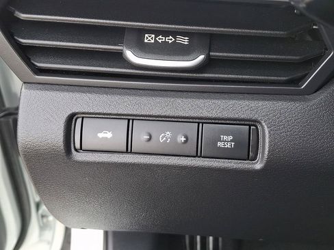 Used 2025 Nissan Altima 2.5 SV image 26