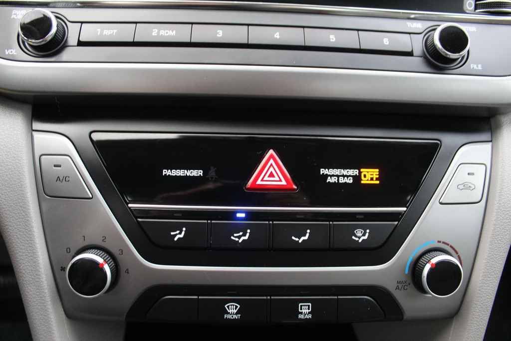Used 2017 Hyundai Elantra SE FWD image 19