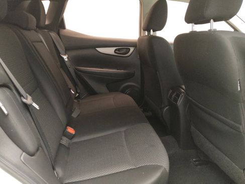 Used 2020 Nissan Rogue Sport S image 19