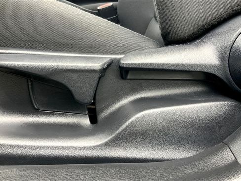 Used 2022 Toyota Corolla LE FWD image 34