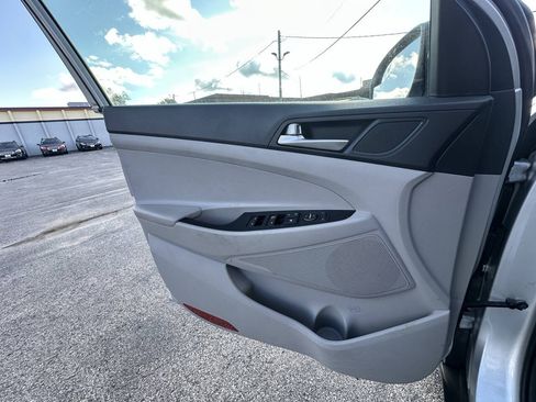 Used 2019 Hyundai Tucson SE AWD/4WD image 6