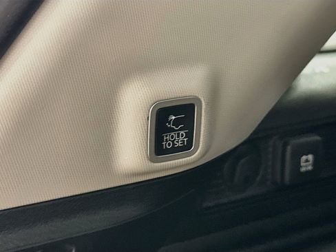 Used 2023 Jeep Grand Cherokee 4WD 4xe image 32