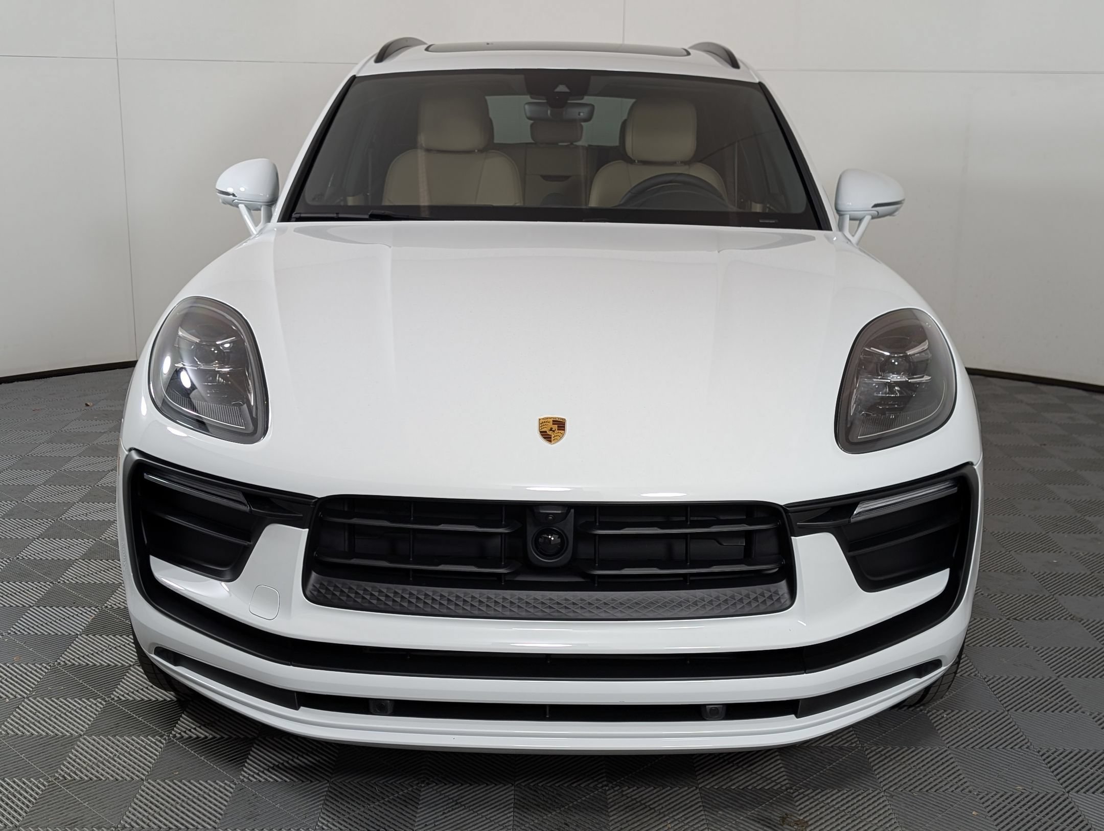 Certified 2026 Porsche Macan AWD/4WD image 7