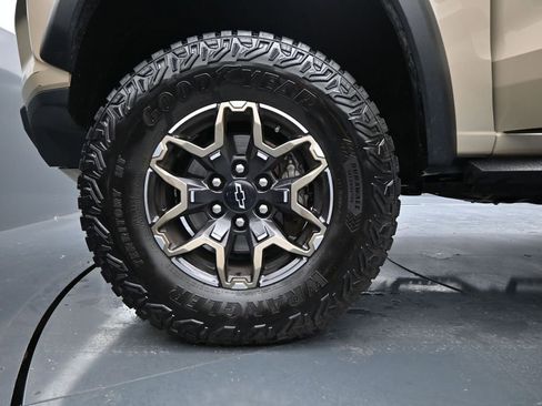 Used 2024 Chevrolet Colorado ZR2 w/ ZR2 Convenience Package III AWD/4WD image 26