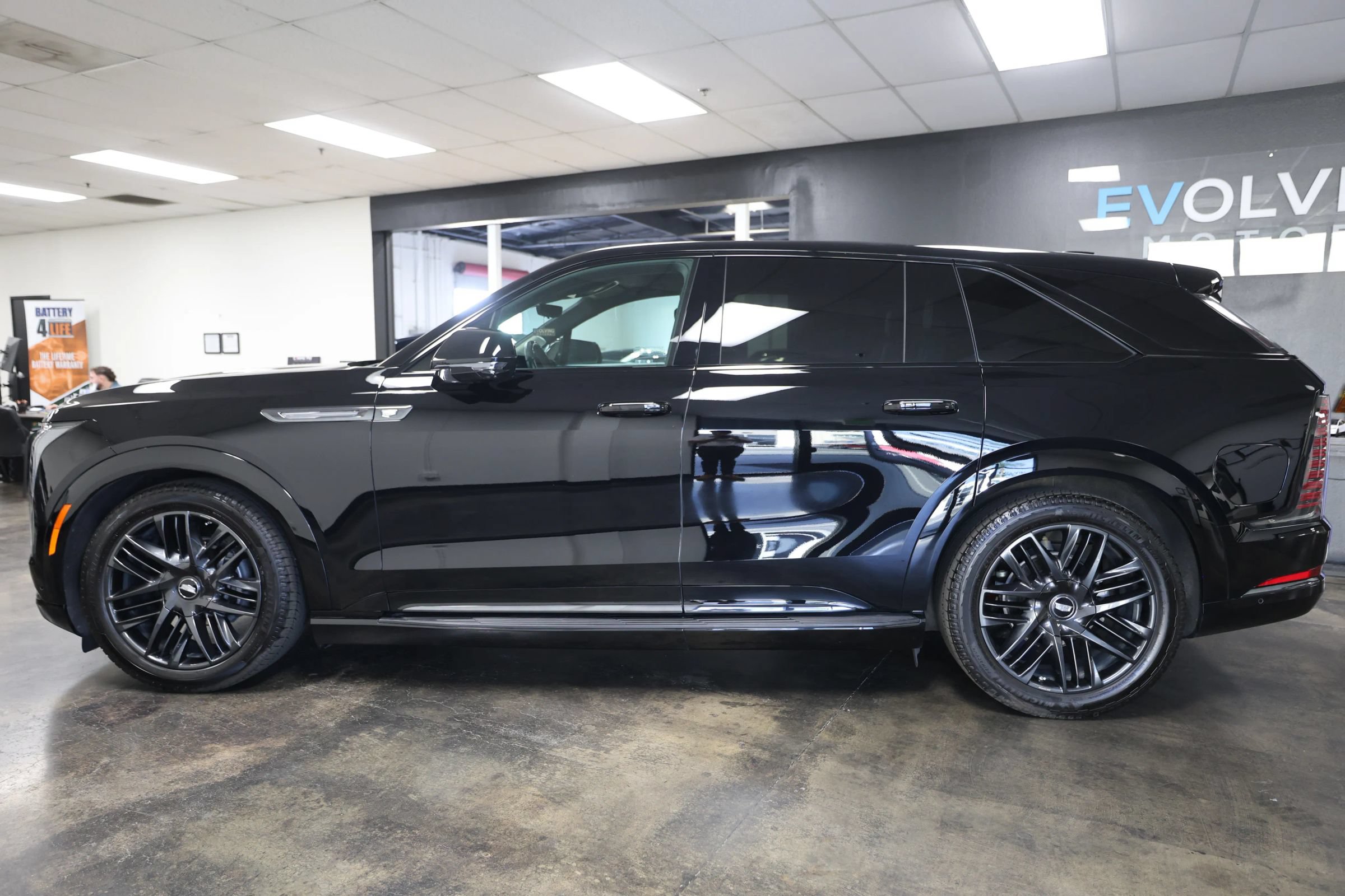 Used 2025 Cadillac Escalade IQ Sport 2 AWD/4WD image 10