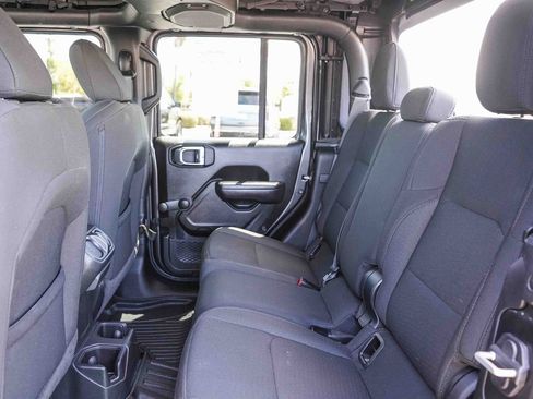 Used 2023 Jeep Gladiator Sport AWD/4WD image 20