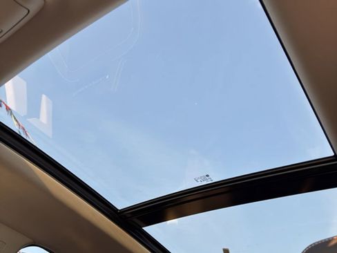 Used 2024 GMC Terrain Denali w/ Denali Premium Package image 25