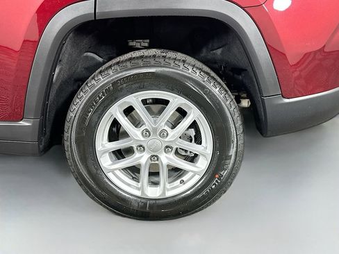 New 2025 Jeep Grand Cherokee Laredo X w/ Luxury Tech Group I image 16