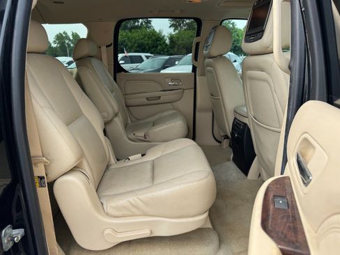 Used 2007 Cadillac Escalade ESV AWD image 19
