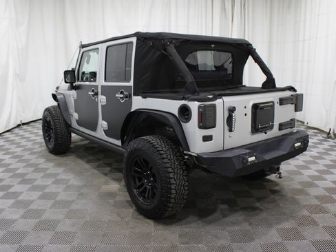 Used 2008 Jeep Wrangler Unlimited Sahara image 23