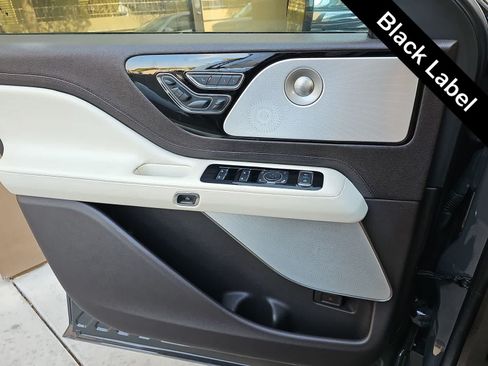 Used 2020 Lincoln Aviator Black Label w/ Class IV Trailer Tow Package AWD/4WD image 28