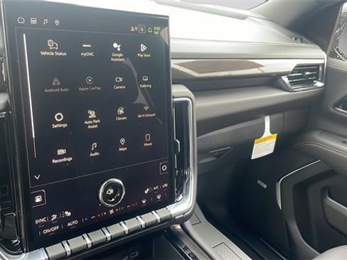 New 2026 GMC Yukon Elevation image 12
