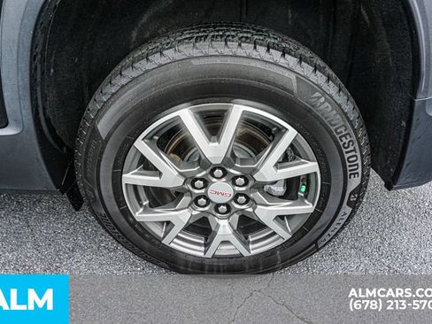 Used 2022 GMC Acadia SLE w/ Driver Convenience Package FWD image 16