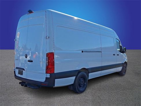 Used 2025 Mercedes-Benz Sprinter 2500 image 4