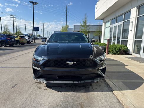 Used 2020 Ford Mustang Coupe RWD image 8