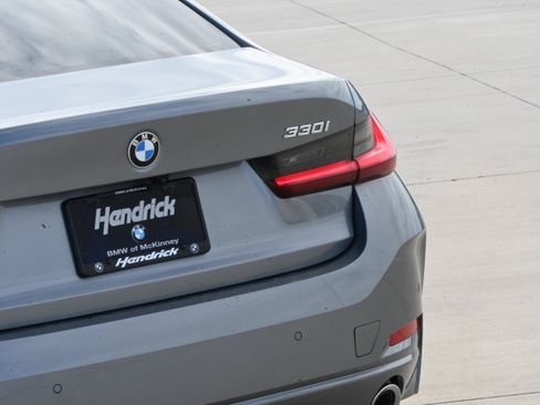 Used 2026 BMW 330i xDrive Sedan w/ Convenience Package AWD/4WD image 8