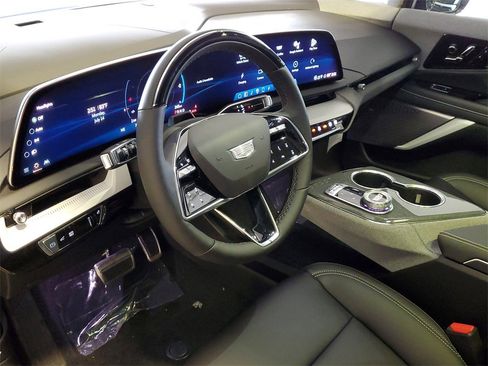 New 2025 Cadillac Optiq Sport 1 image 15