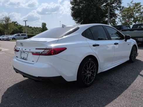 Used 2025 Toyota Camry SE w/ Convenience Package FWD image 6