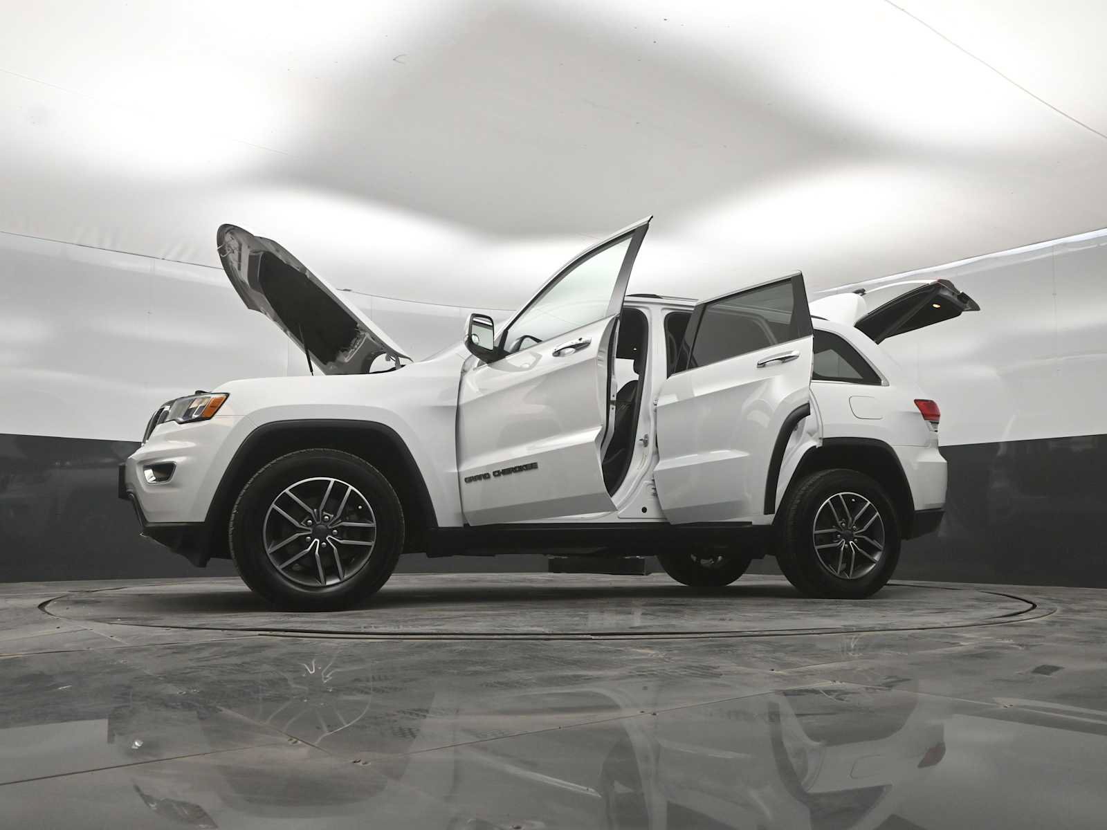 Used 2019 Jeep Grand Cherokee Limited w/ Trailer Tow Group IV AWD/4WD image 46