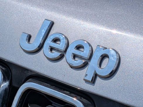 Certified 2018 Jeep Grand Cherokee Limited w/ Trailer Tow Group IV AWD/4WD image 12