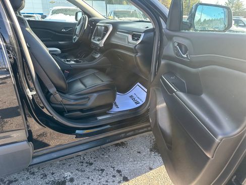 Used 2023 GMC Acadia SLT w/ Elevation Edition image 28