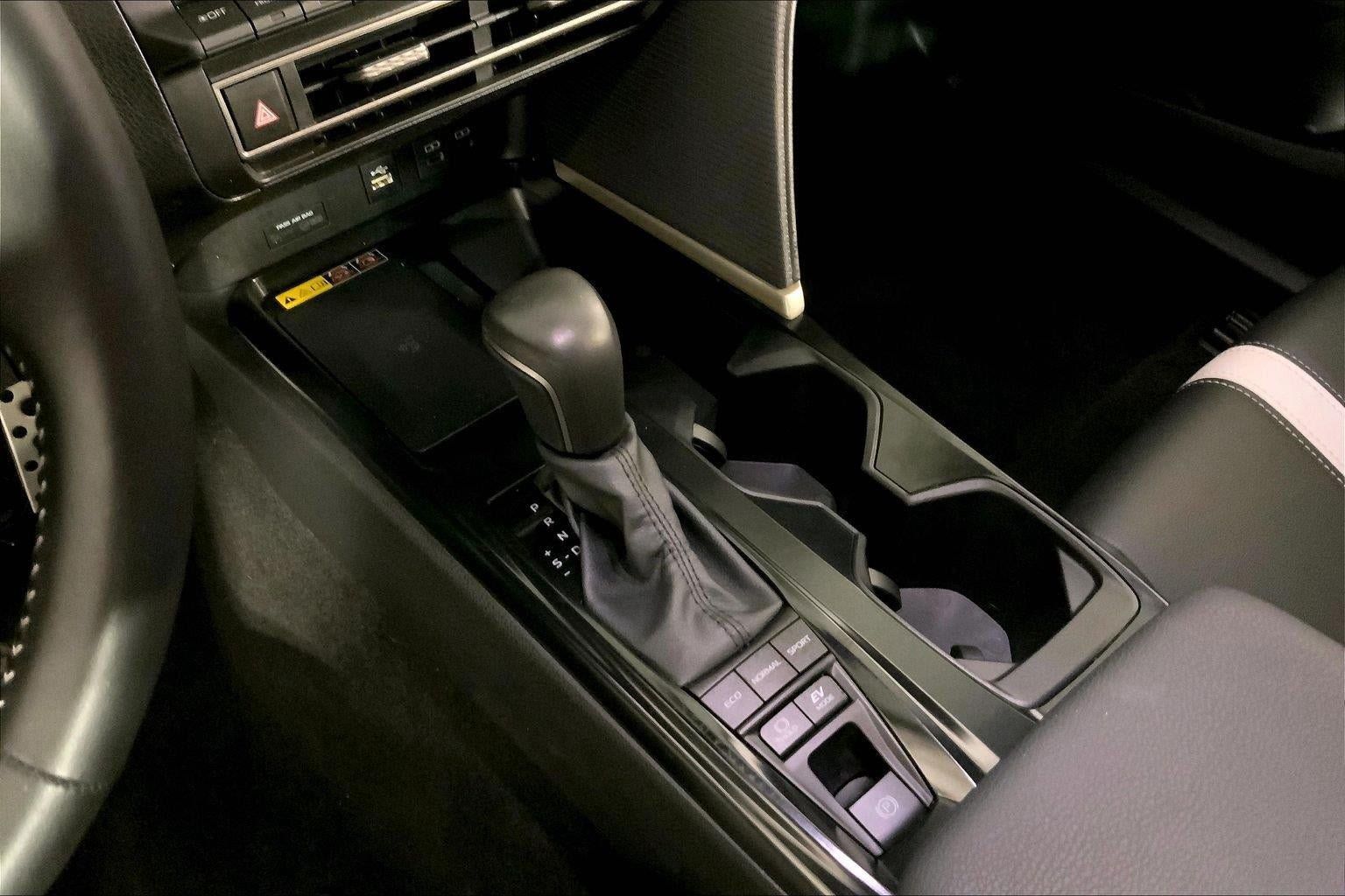 Used 2025 Toyota Camry SE FWD image 17