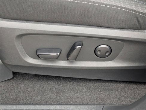 New 2025 Nissan Pathfinder SV w/ SV Premium Package image 15