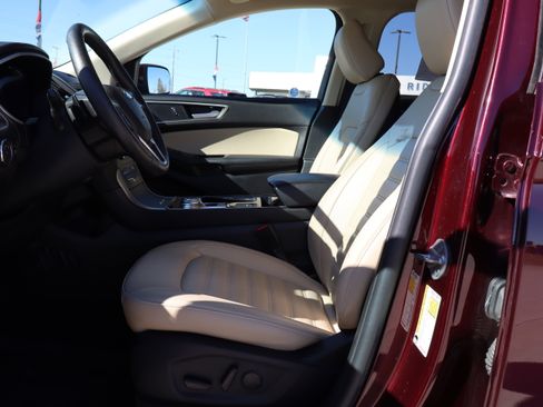 Used 2020 Ford Edge SEL w/ Convenience Package image 9