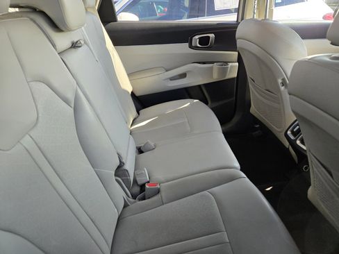 Certified 2021 Kia Sorento S w/ Panoramic Sunroof Package image 5