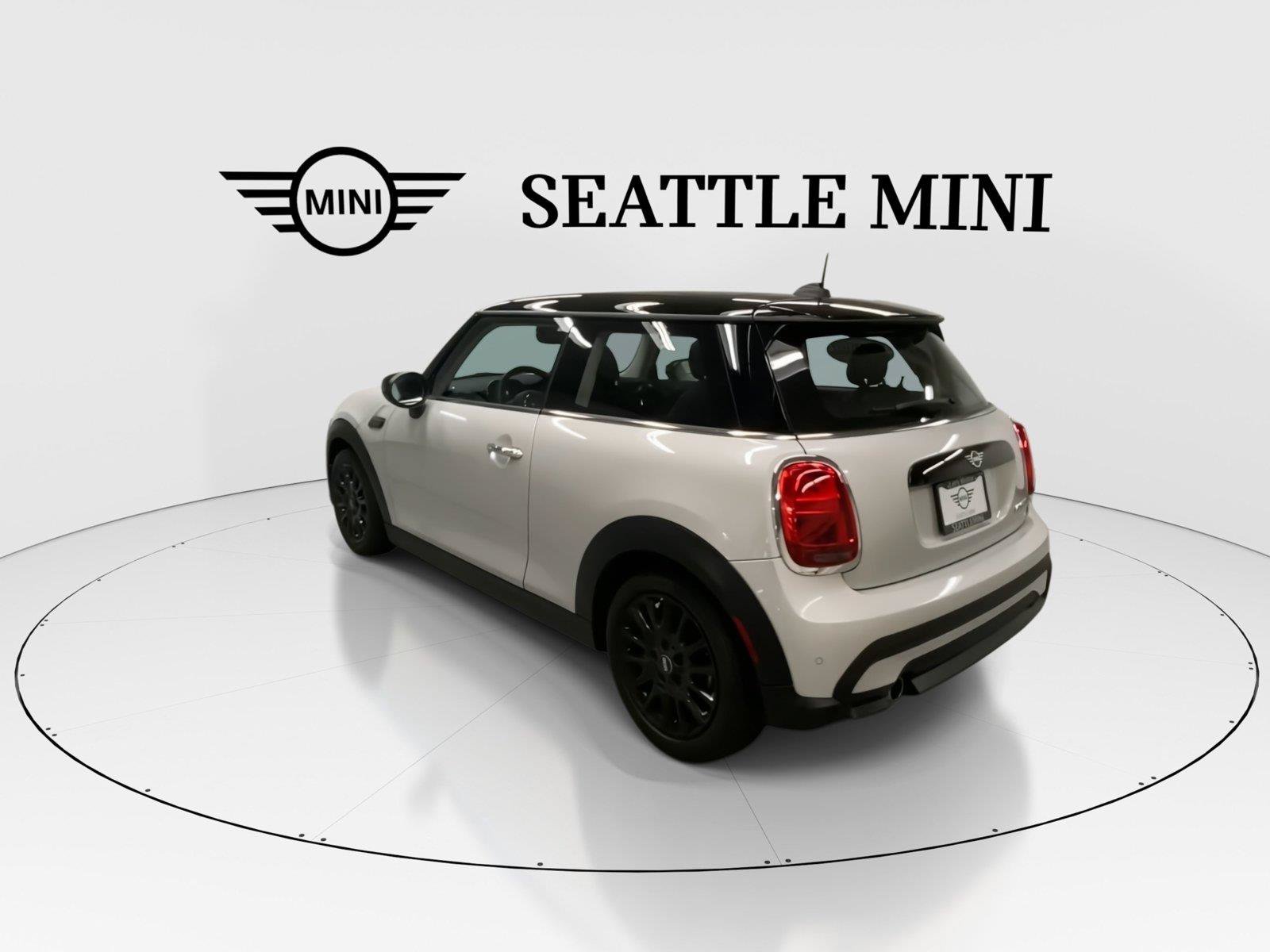 Used 2023 MINI Cooper 2-Door Hardtop FWD image 8