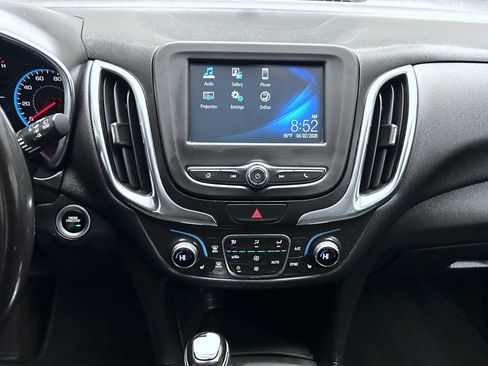Used 2018 Chevrolet Equinox LT image 13