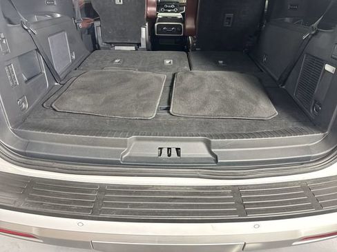 Used 2023 Ford Expedition Limited AWD/4WD image 33