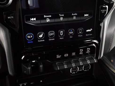 Used 2019 RAM 2500 Limited image 35