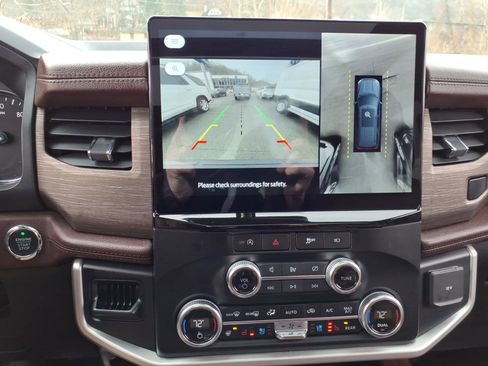 Used 2024 Ford Expedition Max Limited image 14