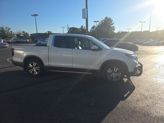 Used 2017 Honda Ridgeline RTS image 2