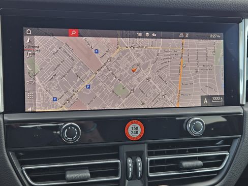 Certified 2026 Porsche Macan image 17