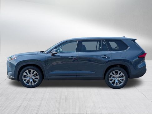 Used 2024 Toyota Grand Highlander AWD image 4