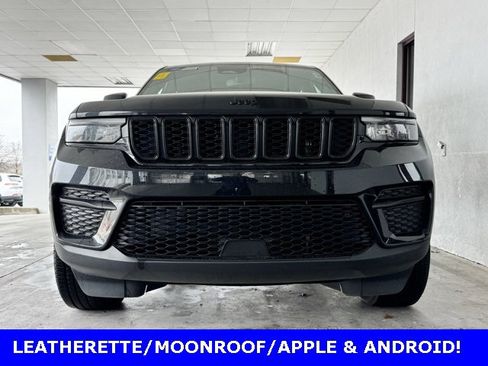 Used 2024 Jeep Grand Cherokee Altitude image 2