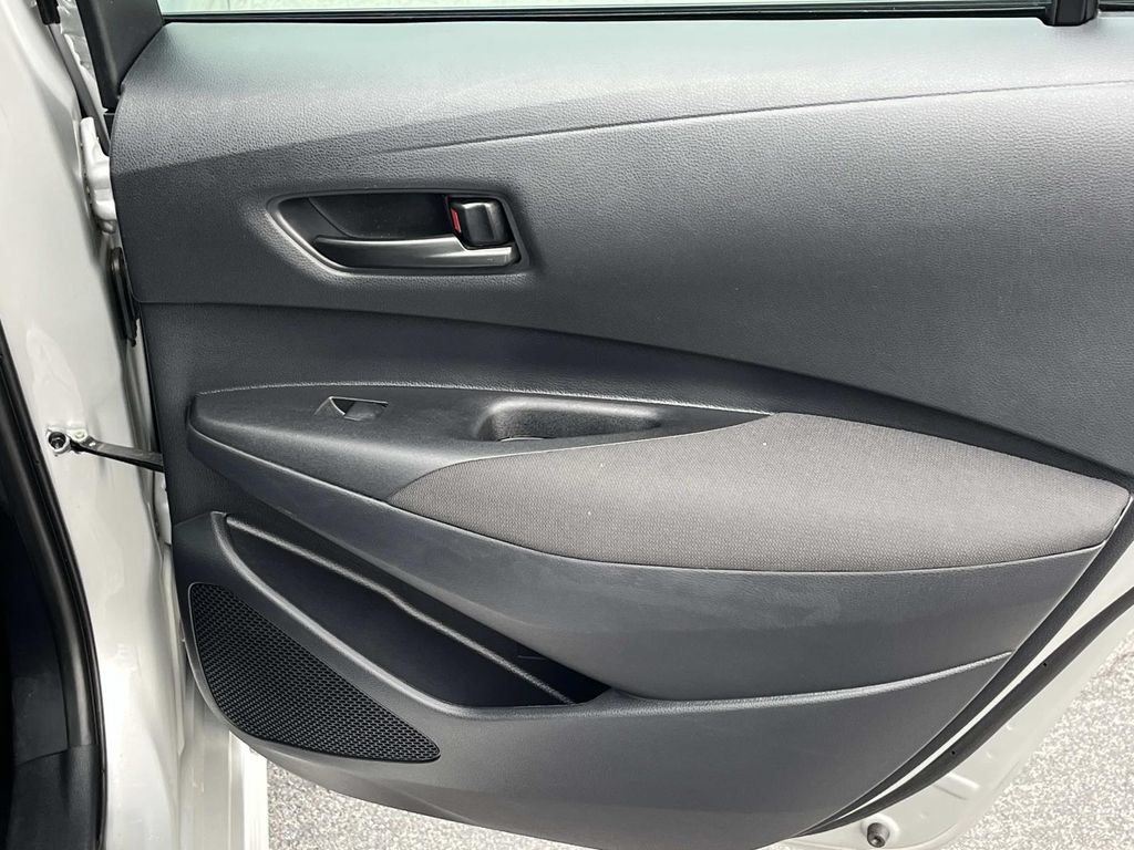 Used 2025 Toyota Corolla LE FWD image 19