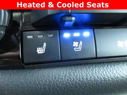 Used 2024 Toyota Tundra Limited image 15