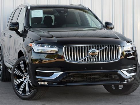 Used 2025 Volvo XC90 B6 Plus w/ Protection Package Premier image 4