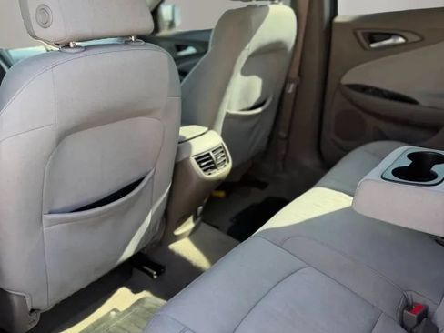 Used 2018 Chevrolet Malibu LT FWD image 17