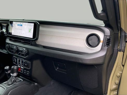 Used 2025 Jeep Wrangler Sport AWD/4WD image 16