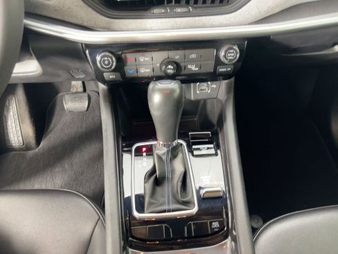 Used 2022 Jeep Compass Latitude image 18