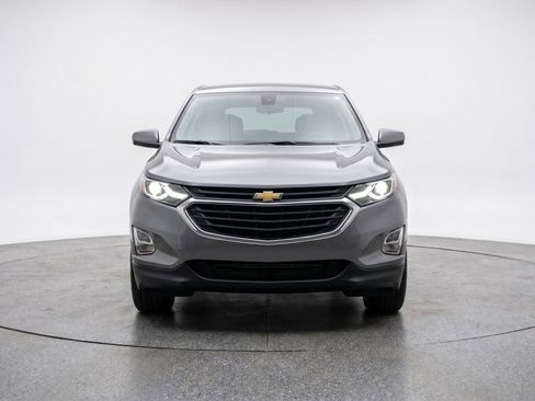 Used 2025 Chevrolet Equinox LT FWD image 2