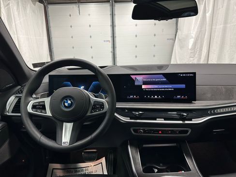 Used 2026 BMW X5 xDrive50e image 16