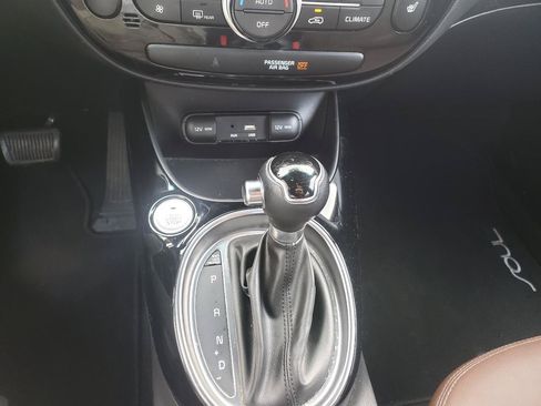 Used 2017 Kia Soul + FWD image 20