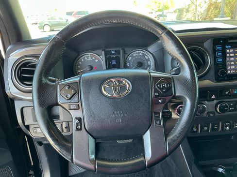 Used 2018 Toyota Tacoma TRD Pro AWD/4WD image 9